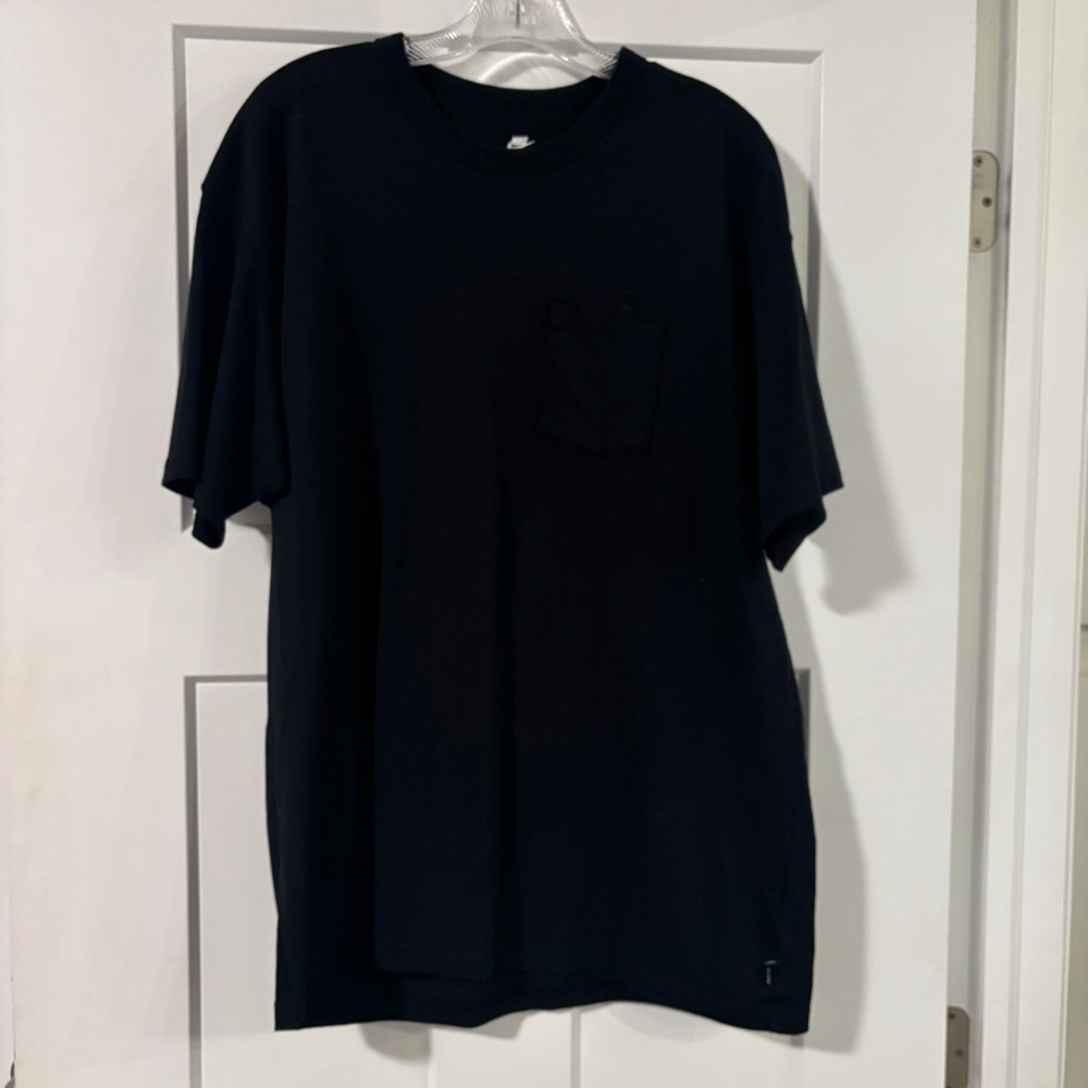 NWOT Nike Black Short Sleeve Pocket Tee - Loose Fit
